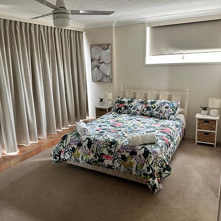 Queensleigh Holiday Apartments Бродбіч Екстер'єр фото
